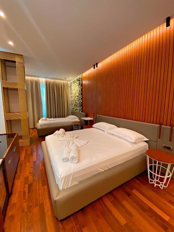 Crown Boutique Hotel Durres Exterior photo